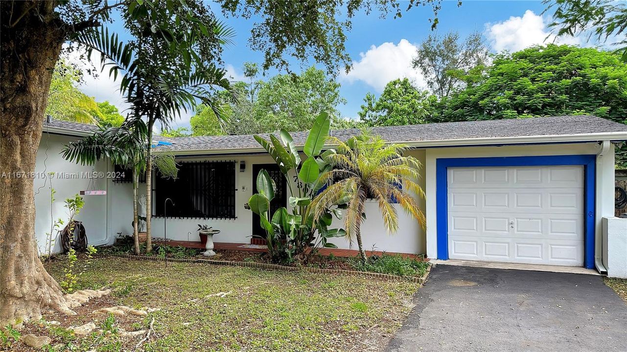 For Sale: $1,350,000 (4 beds, 2 baths, 3058 Square Feet)