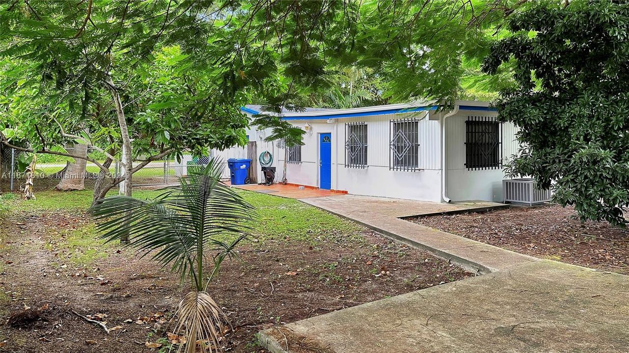 For Sale: $1,350,000 (4 beds, 2 baths, 3058 Square Feet)