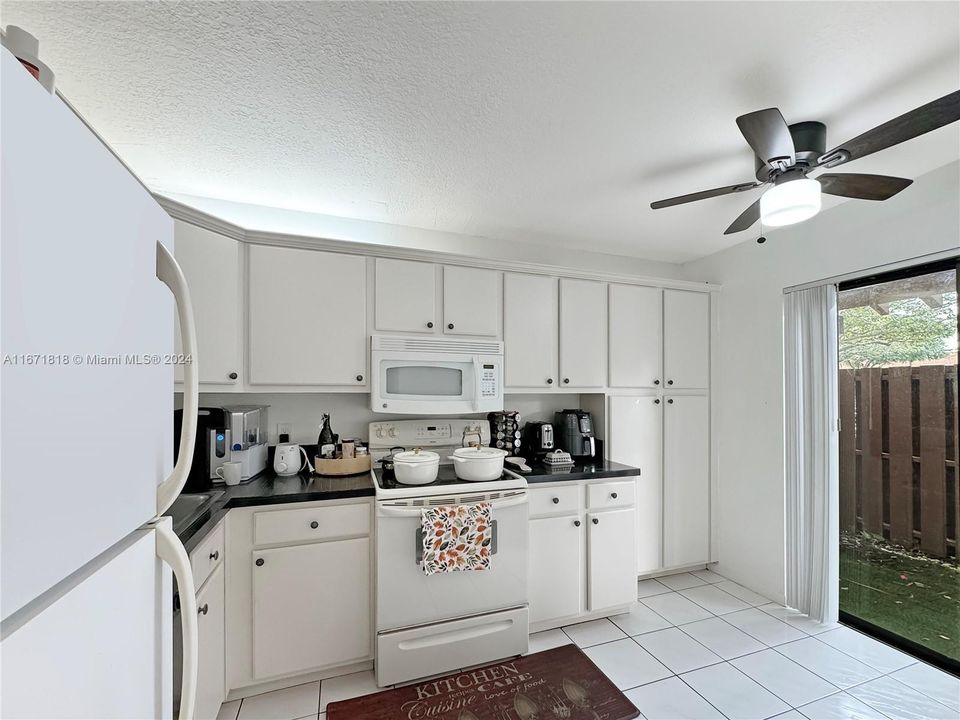 For Sale: $340,000 (2 beds, 2 baths, 1332 Square Feet)