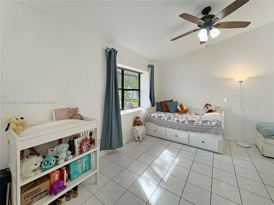 For Sale: $340,000 (2 beds, 2 baths, 1332 Square Feet)