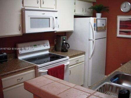 For Rent: $1,675 (1 beds, 1 baths, 834 Square Feet)