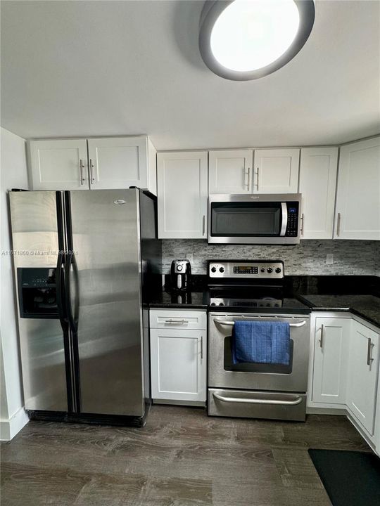 For Rent: $2,600 (2 beds, 2 baths, 1339 Square Feet)