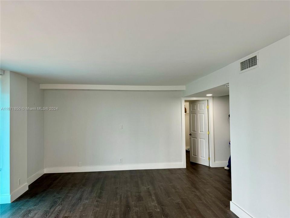 For Rent: $2,600 (2 beds, 2 baths, 1339 Square Feet)