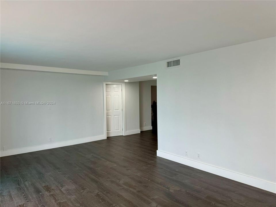 For Rent: $2,600 (2 beds, 2 baths, 1339 Square Feet)