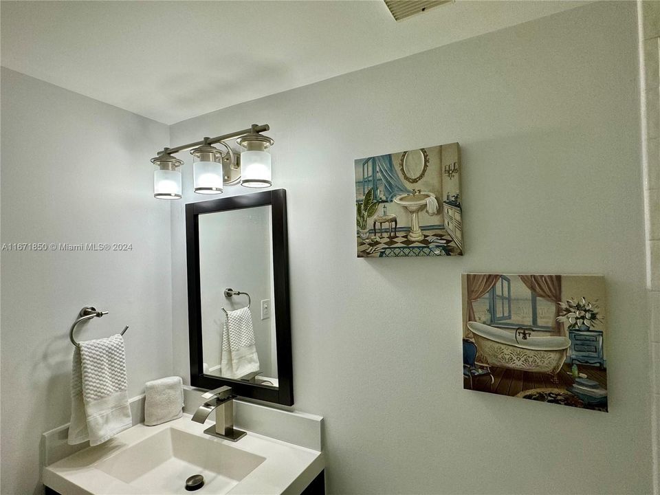 For Rent: $2,600 (2 beds, 2 baths, 1339 Square Feet)