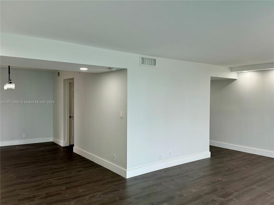 For Rent: $2,600 (2 beds, 2 baths, 1339 Square Feet)