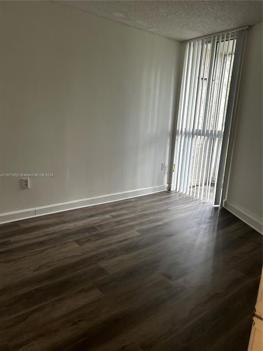 В аренду: $2,200 (2 спален, 2 ванн, 908 Квадратных фут)