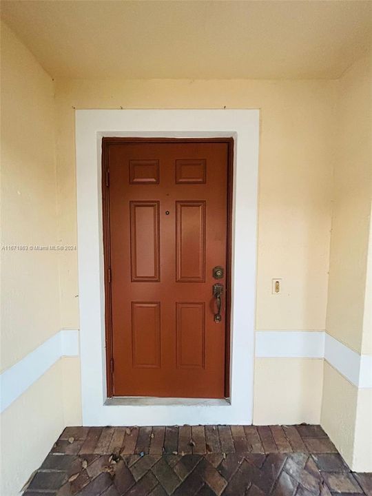 For Rent: $2,800 (2 beds, 2 baths, 1130 Square Feet)