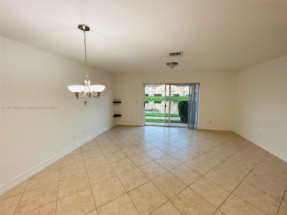 For Rent: $2,800 (2 beds, 2 baths, 1130 Square Feet)