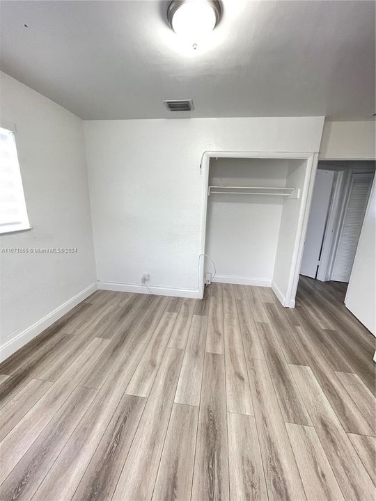 For Rent: $3,500 (3 beds, 2 baths, 1200 Square Feet)