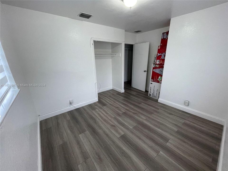 For Rent: $3,500 (3 beds, 2 baths, 1200 Square Feet)