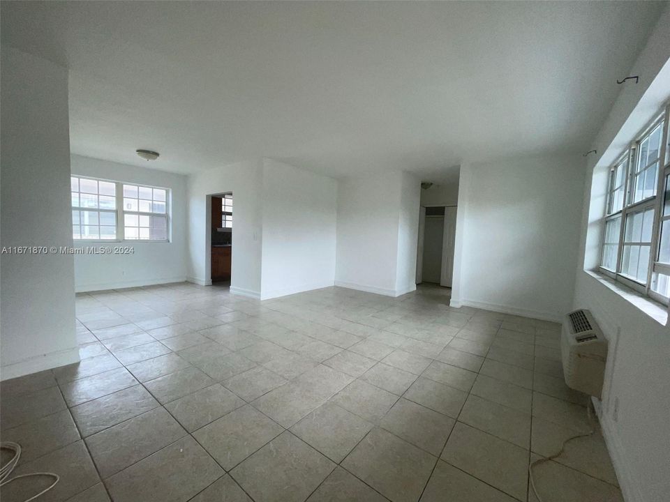 For Rent: $2,500 (2 beds, 2 baths, 5029 Square Feet)