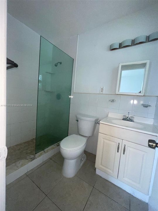 For Rent: $2,500 (2 beds, 2 baths, 5029 Square Feet)