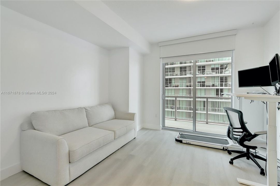 For Sale: $680,000 (2 beds, 2 baths, 1107 Square Feet)