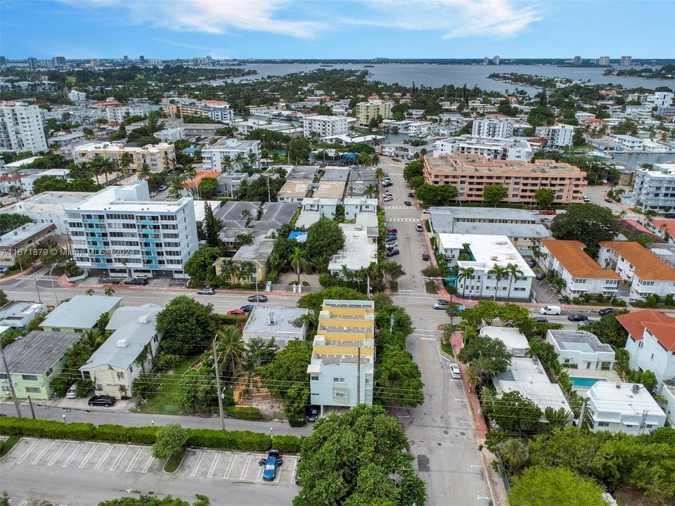 For Sale: $524,000 (2 beds, 2 baths, 1116 Square Feet)