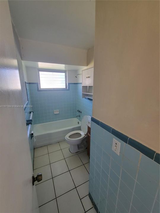 For Rent: $1,750 (1 beds, 1 baths, 900 Square Feet)