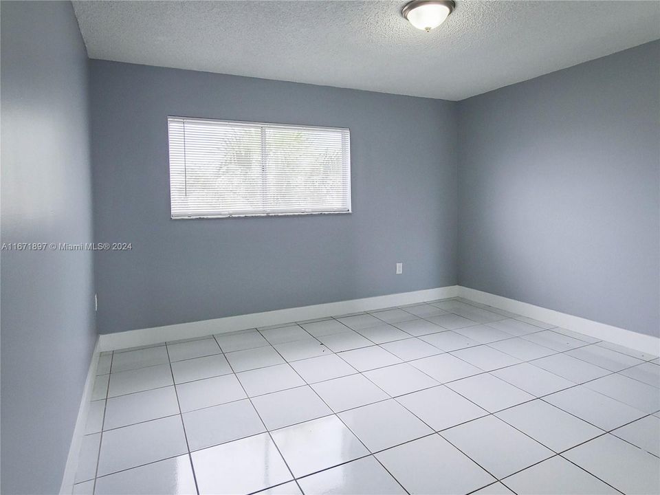 For Rent: $2,300 (2 beds, 1 baths, 1024 Square Feet)