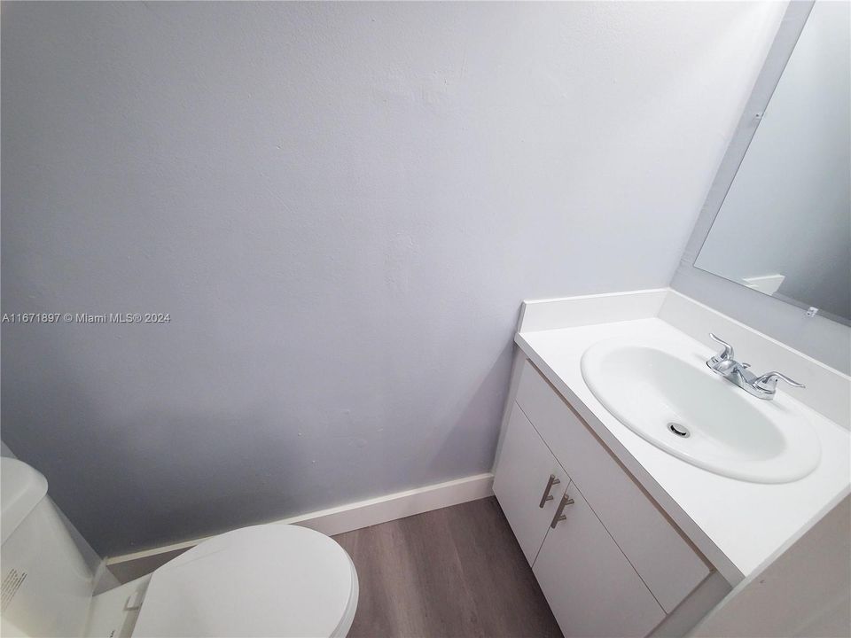 For Rent: $2,300 (2 beds, 1 baths, 1024 Square Feet)