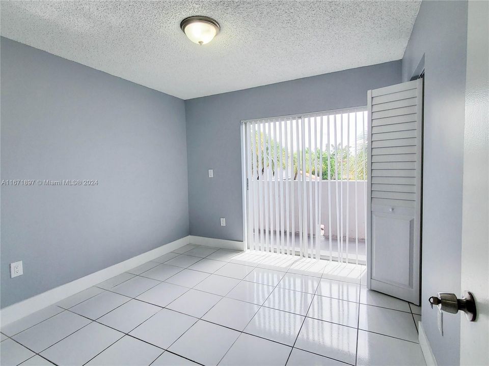 For Rent: $2,300 (2 beds, 1 baths, 1024 Square Feet)