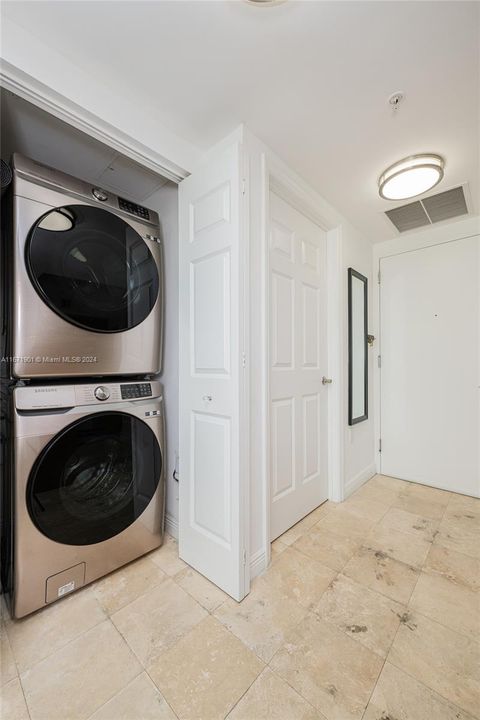 Entry/Guest Bathroom/Washer & Dryer