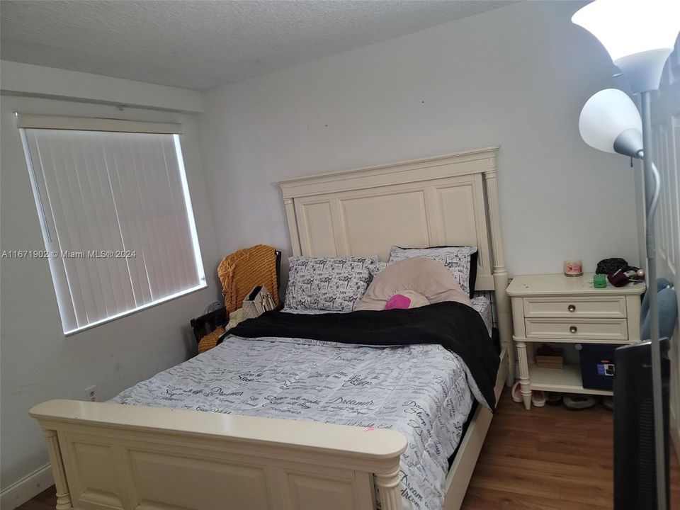 For Rent: $2,300 (2 beds, 2 baths, 1091 Square Feet)