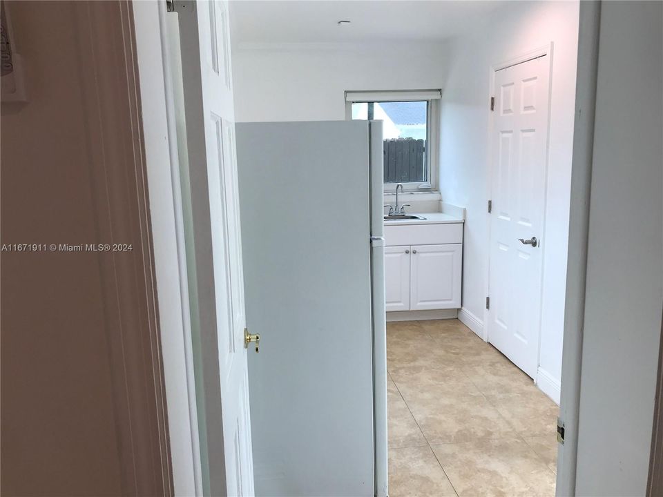 For Rent: $1,500 (1 beds, 1 baths, 2134 Square Feet)