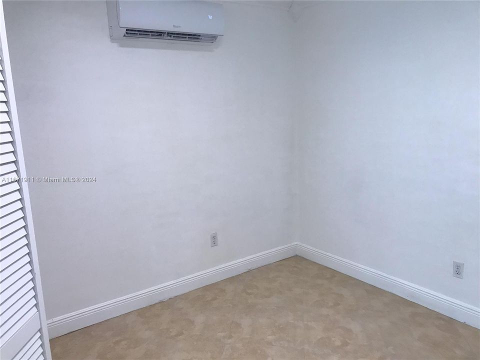 For Rent: $1,500 (1 beds, 1 baths, 2134 Square Feet)