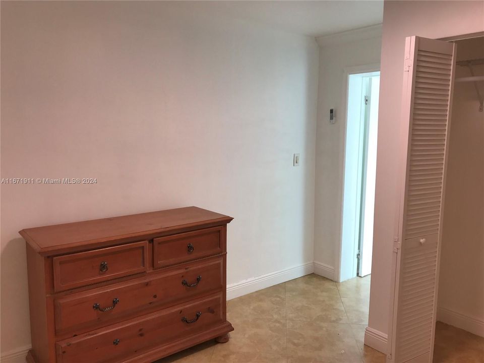 For Rent: $1,500 (1 beds, 1 baths, 2134 Square Feet)