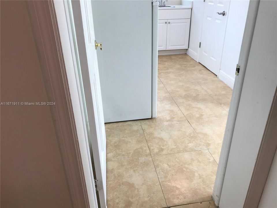 For Rent: $1,500 (1 beds, 1 baths, 2134 Square Feet)