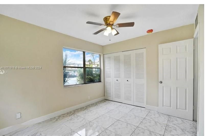 Active With Contract: $185,000 (2 beds, 2 baths, 970 Square Feet)