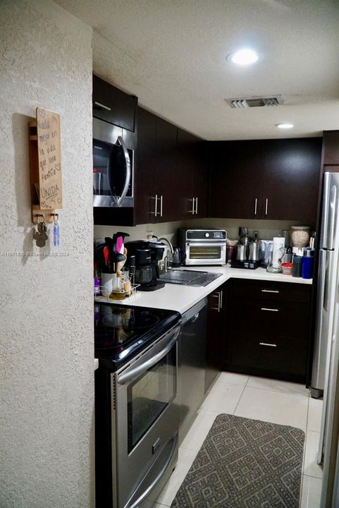 En Venta: $315,000 (3 camas, 2 baños, 1190 Pies cuadrados)