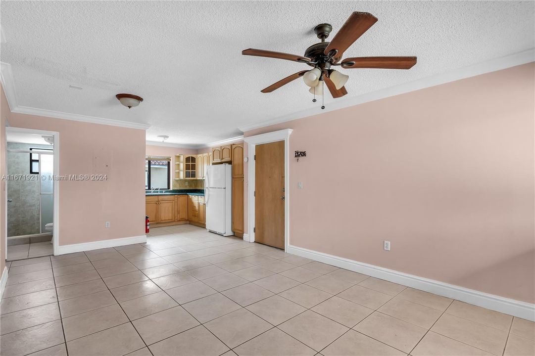 For Sale: $315,000 (2 beds, 2 baths, 847 Square Feet)