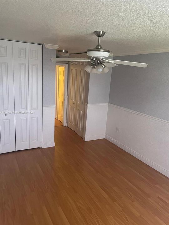 For Sale: $247,000 (1 beds, 1 baths, 760 Square Feet)