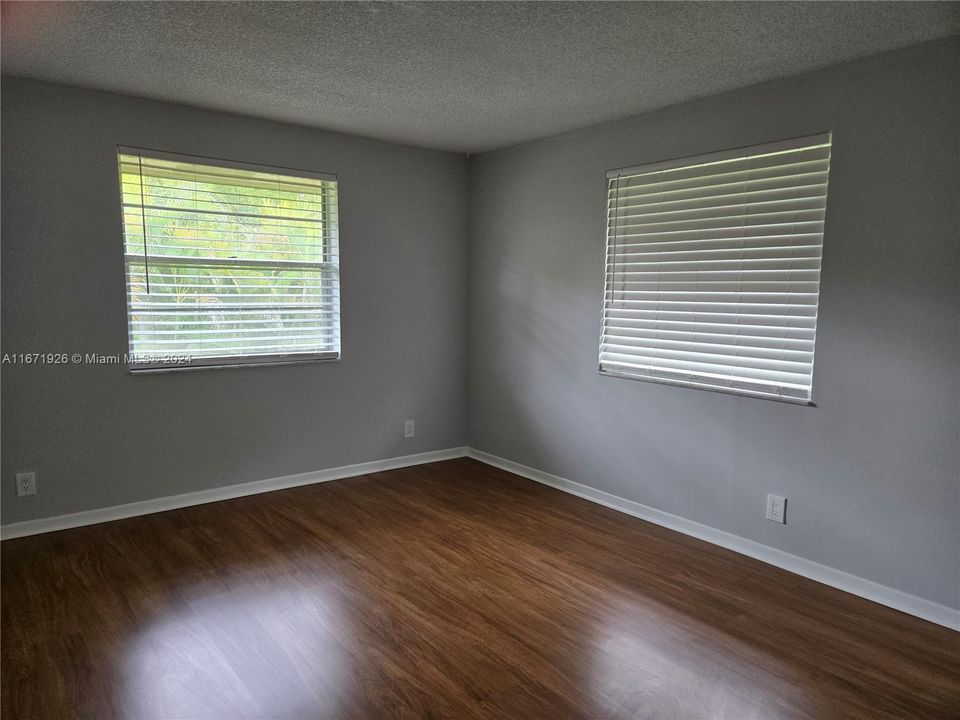 For Rent: $2,200 (2 beds, 2 baths, 805 Square Feet)