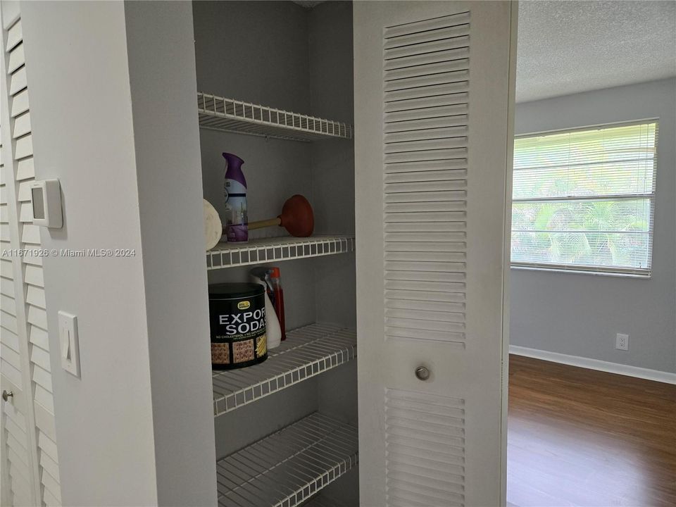 For Rent: $2,200 (2 beds, 2 baths, 805 Square Feet)