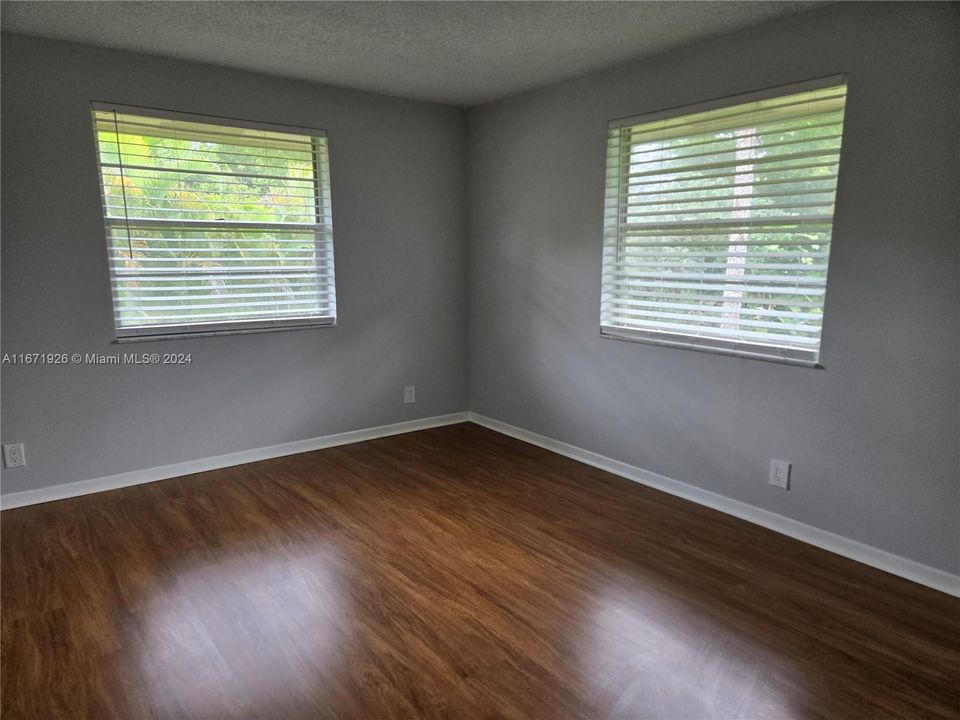 For Rent: $2,200 (2 beds, 2 baths, 805 Square Feet)