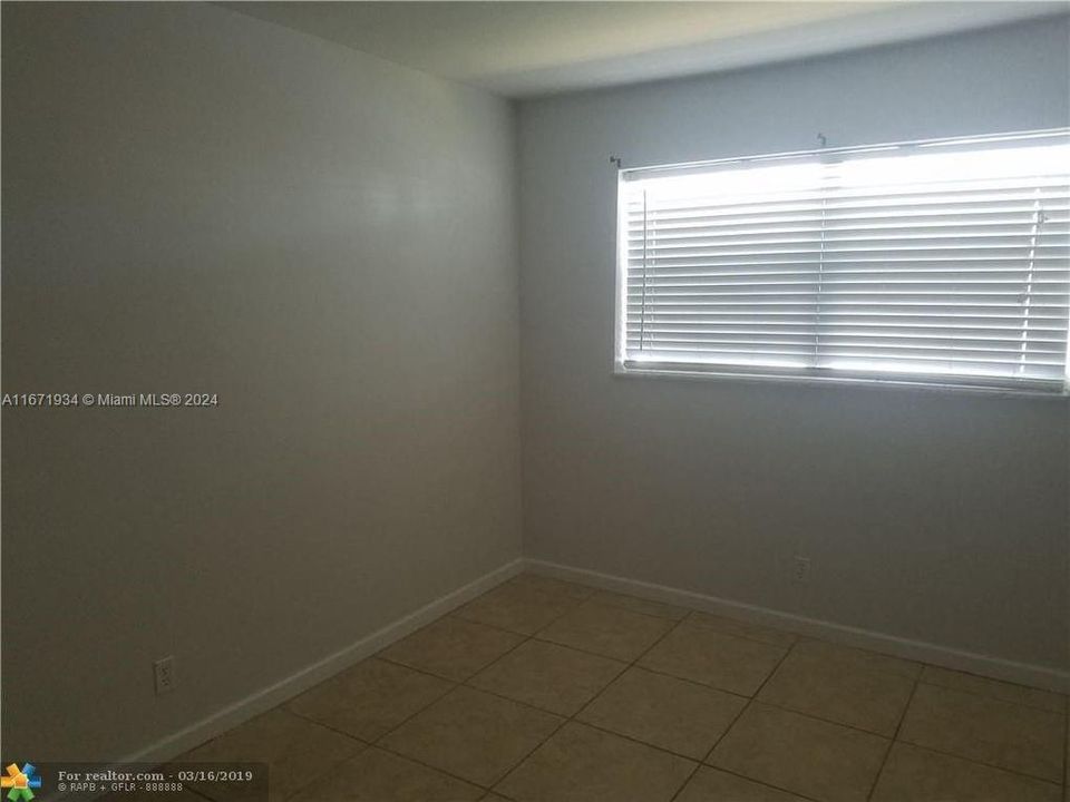 For Rent: $2,100 (2 beds, 1 baths, 770 Square Feet)