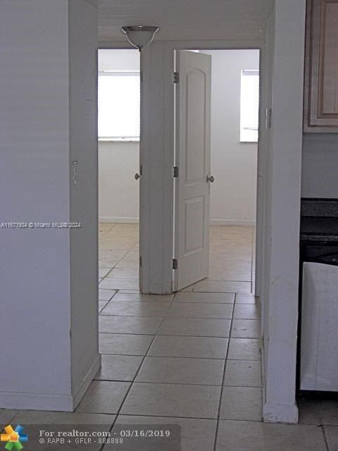 For Rent: $2,100 (2 beds, 1 baths, 770 Square Feet)