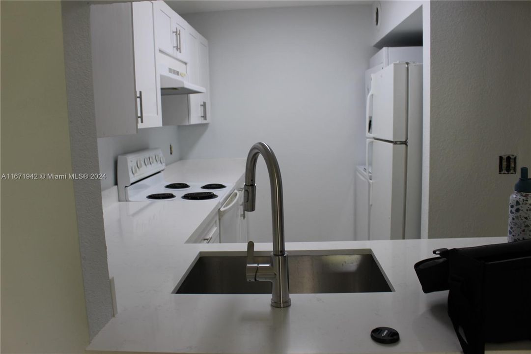 For Rent: $2,200 (2 beds, 2 baths, 754 Square Feet)