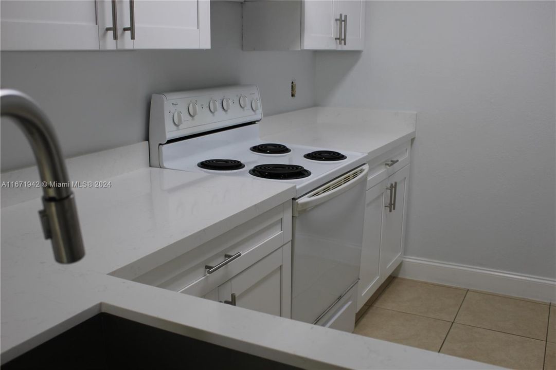 For Rent: $2,200 (2 beds, 2 baths, 754 Square Feet)