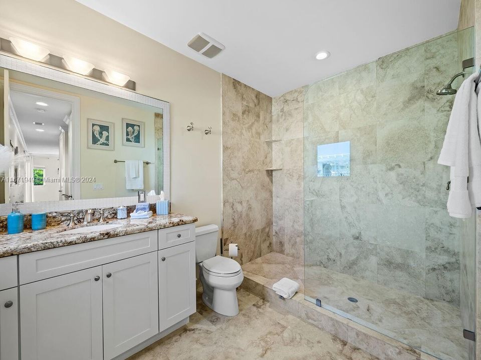 Active With Contract: $1,350,000 (3 beds, 4 baths, 2810 Square Feet)