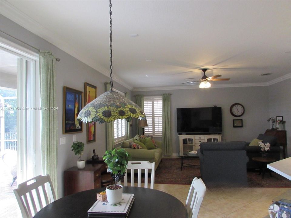 Kitchen eating area/ Family Room