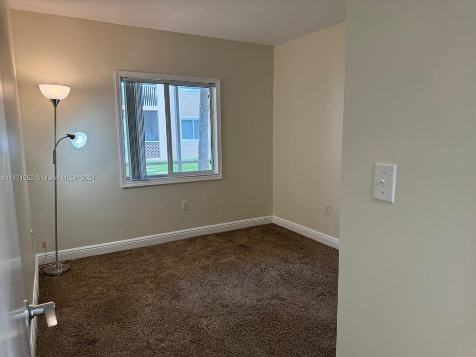 For Rent: $2,000 (2 beds, 2 baths, 1210 Square Feet)