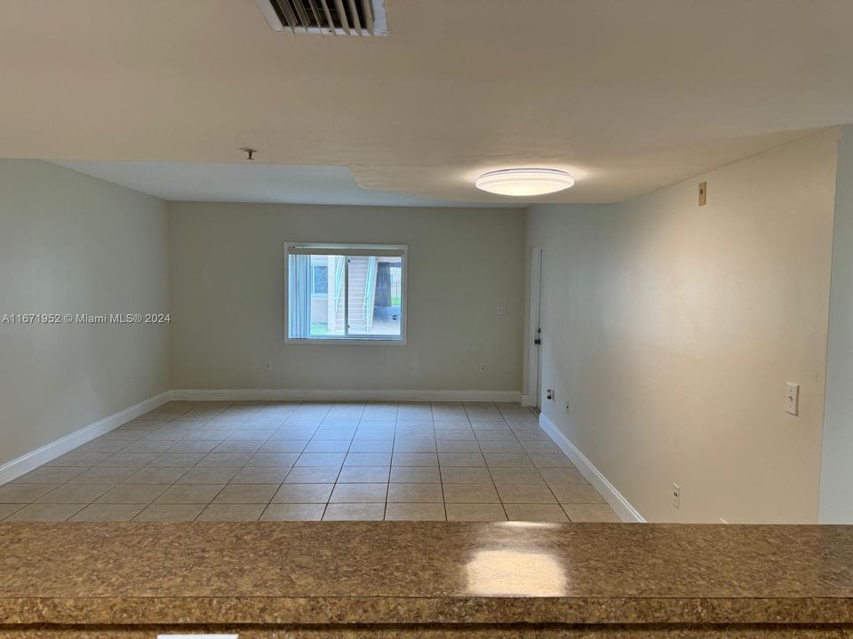 For Rent: $2,000 (2 beds, 2 baths, 1210 Square Feet)