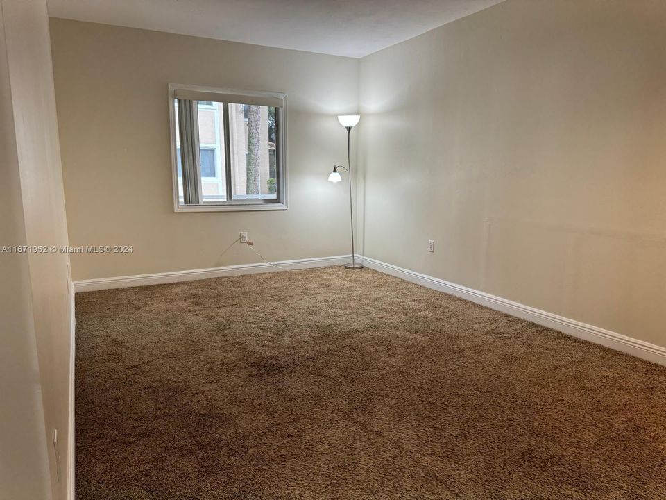 For Rent: $2,000 (2 beds, 2 baths, 1210 Square Feet)