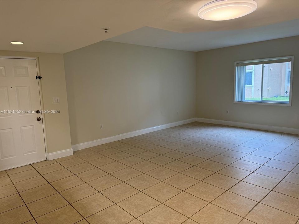 For Rent: $2,000 (2 beds, 2 baths, 1210 Square Feet)