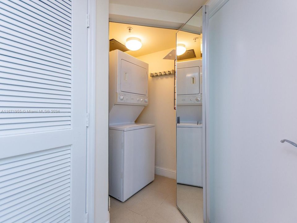 For Sale: $1,020,000 (2 beds, 2 baths, 1266 Square Feet)