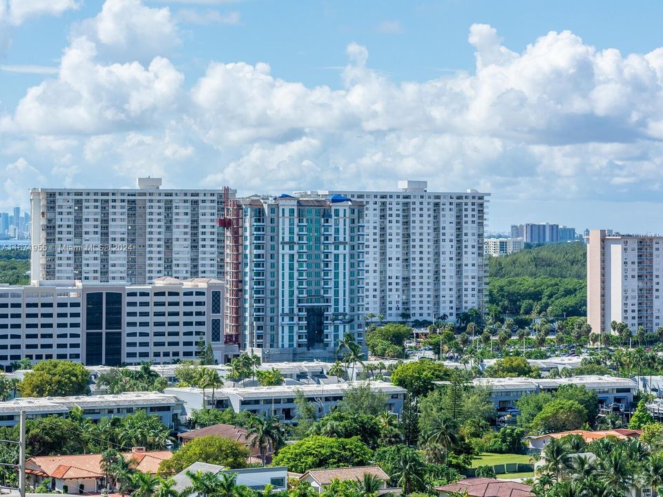 For Sale: $1,020,000 (2 beds, 2 baths, 1266 Square Feet)