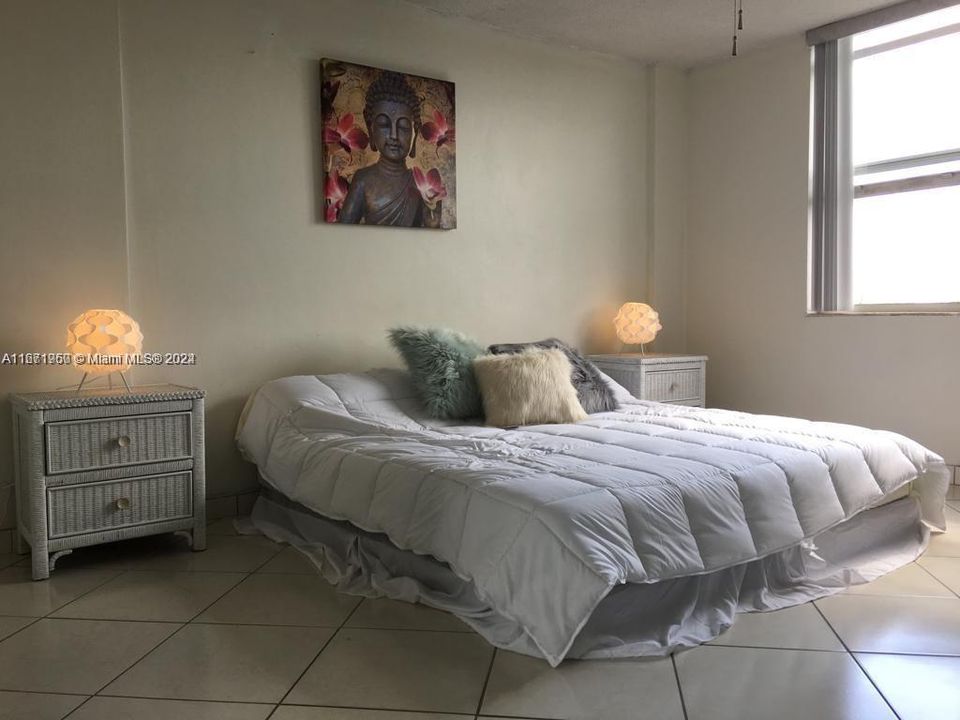 For Rent: $2,500 (2 beds, 2 baths, 1025 Square Feet)