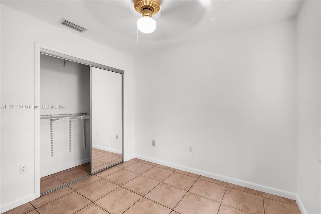 For Rent: $2,600 (2 beds, 2 baths, 982 Square Feet)